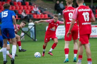 VIII kolejka ligowa: HURAGAN - Obra Kościan 1:1 (0:0)	