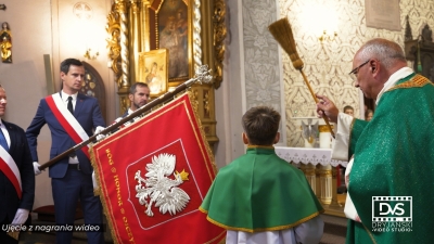 Poświęcenie sztandaru i odsłonięcie pamiątkowej tablicy