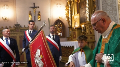 Poświęcenie sztandaru i odsłonięcie pamiątkowej tablicy