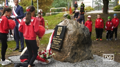 Poświęcenie sztandaru i odsłonięcie pamiątkowej tablicy