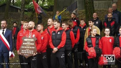 Poświęcenie sztandaru i odsłonięcie pamiątkowej tablicy