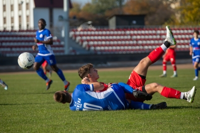 XIV kolejka ligowa: Centra Ostrów Wlkp. - HURAGAN 0:0	