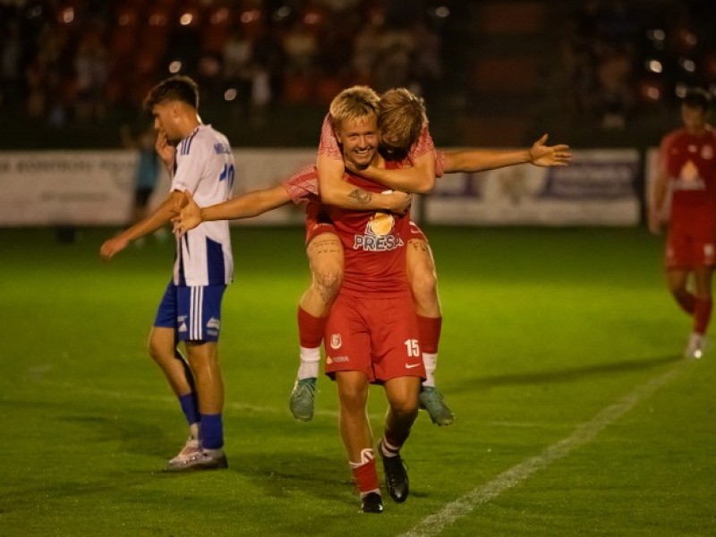 Kolejne derby na korzyść Huraganu!